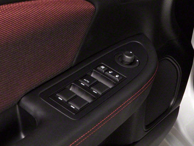 2011 Dodge Avenger Lux