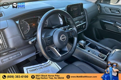 2024 Nissan Pathfinder SV