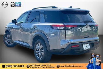 2025 Nissan Pathfinder SV
