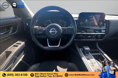 2025 Nissan Pathfinder SV