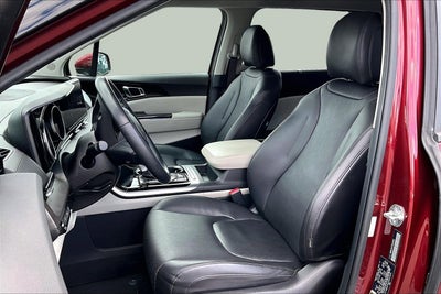 2024 Kia Carnival EX