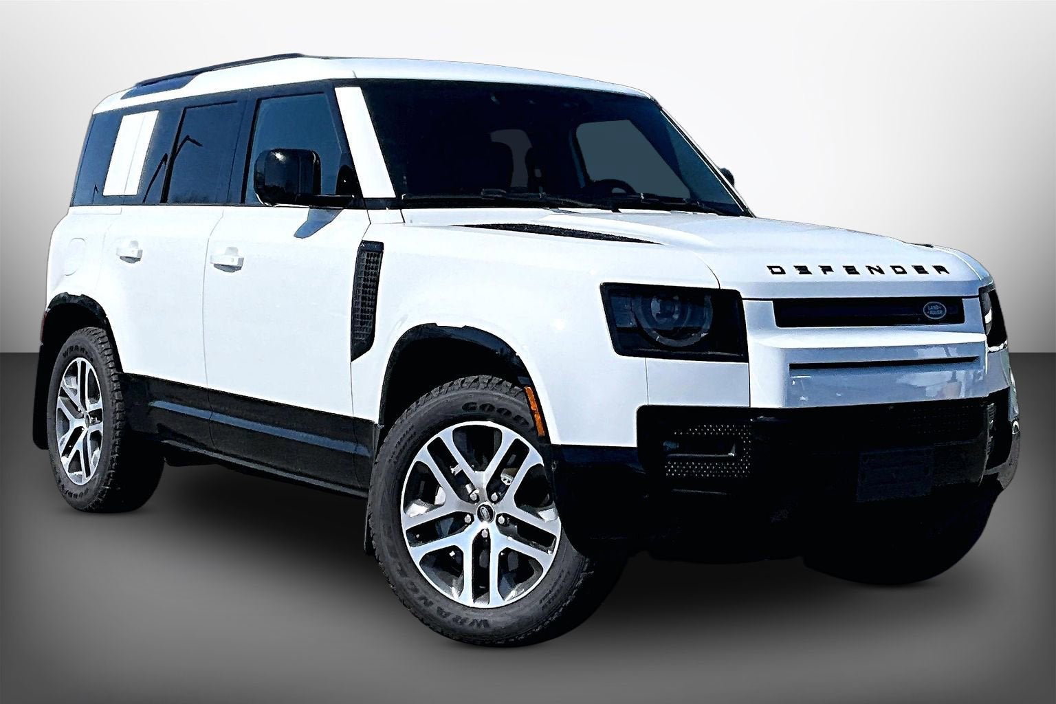 2025 Land Rover Defender X-Dynamic SE
