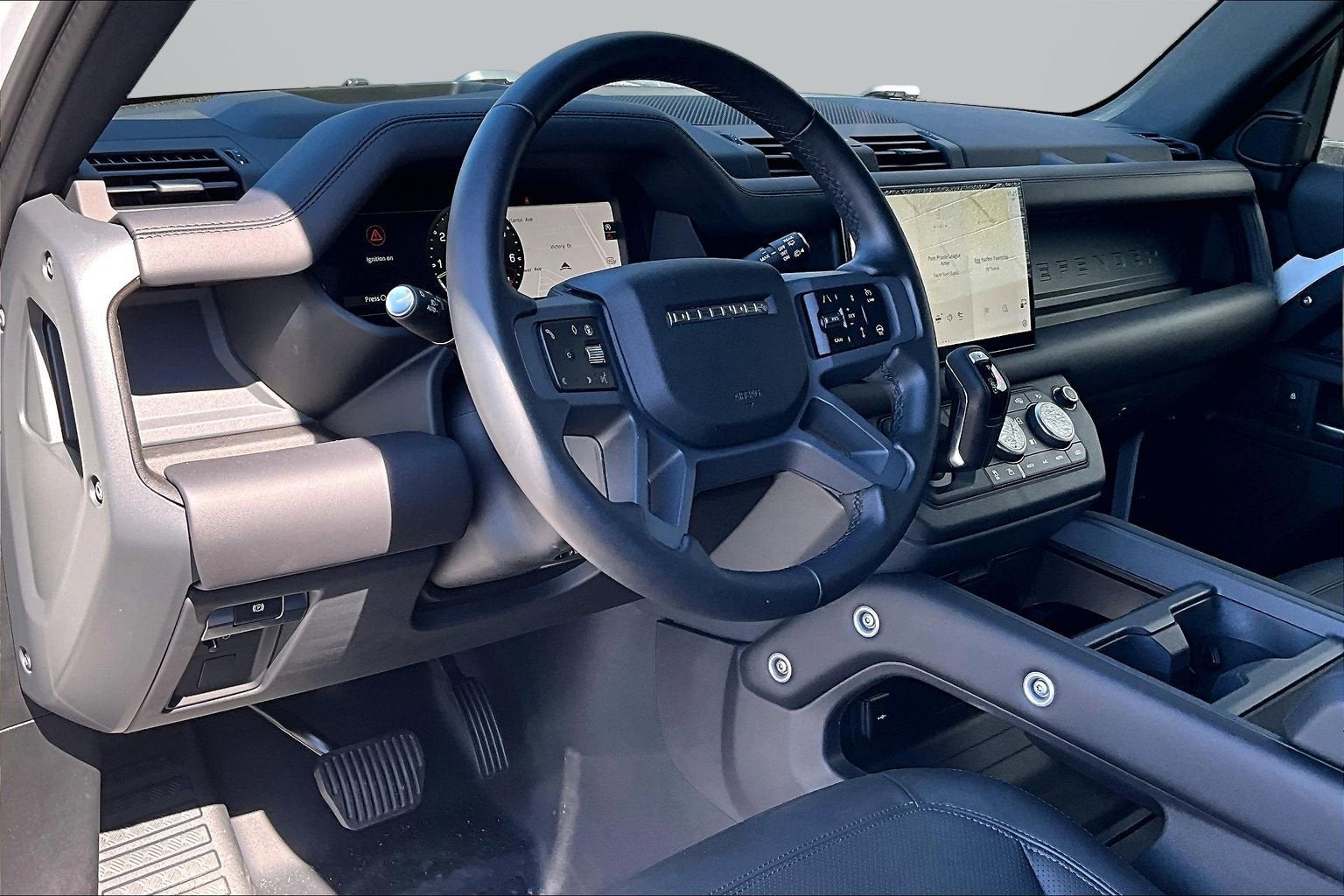 2025 Land Rover Defender X-Dynamic SE