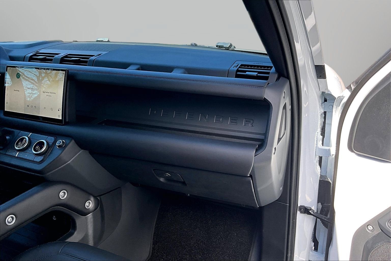 2025 Land Rover Defender X-Dynamic SE