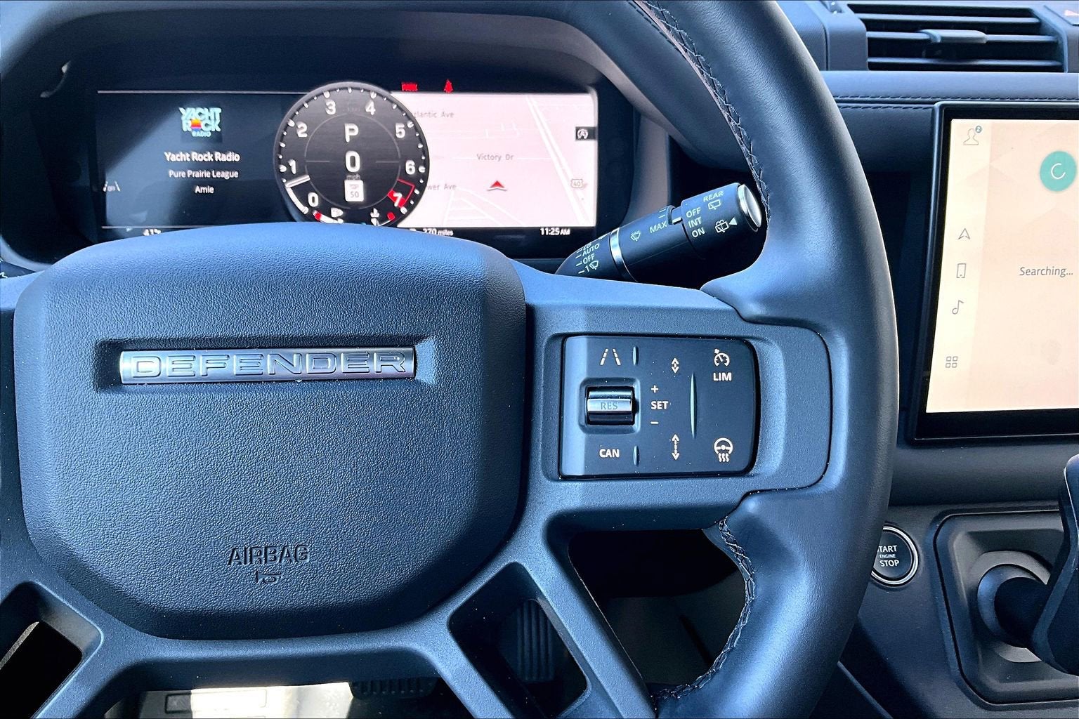 2025 Land Rover Defender X-Dynamic SE