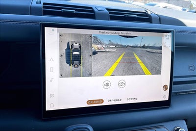 2025 Land Rover Defender X-Dynamic SE