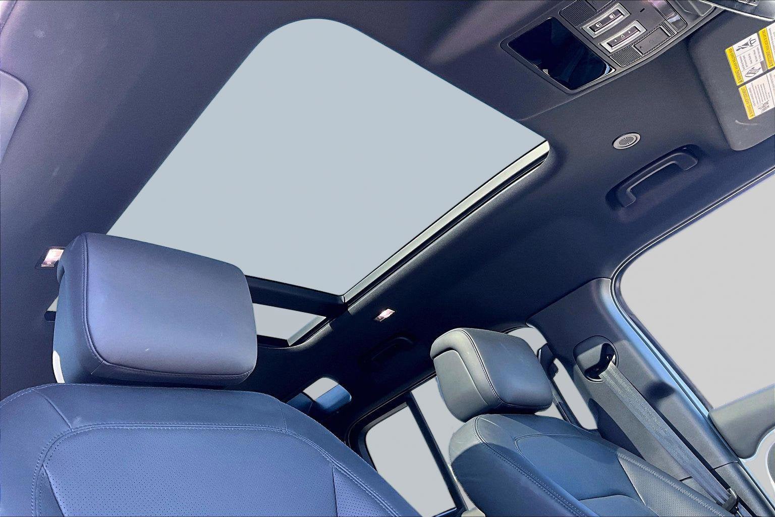 2025 Land Rover Defender X-Dynamic SE