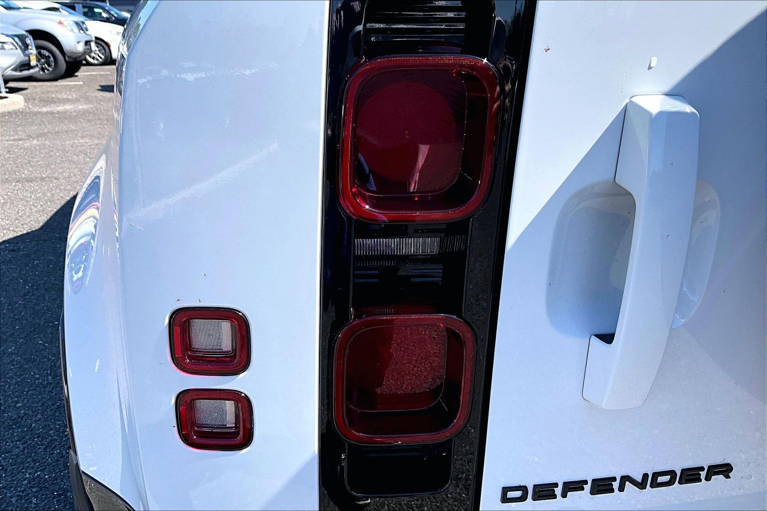 2025 Land Rover Defender X-Dynamic SE