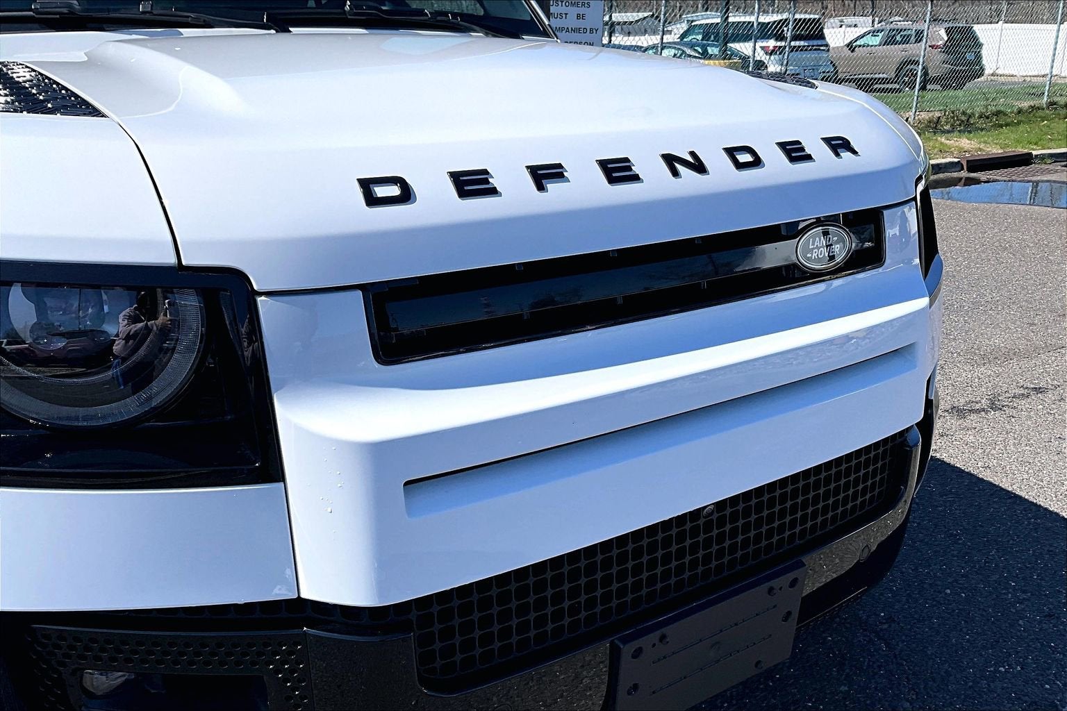 2025 Land Rover Defender X-Dynamic SE