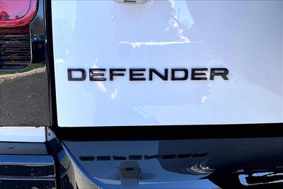 2025 Land Rover Defender X-Dynamic SE