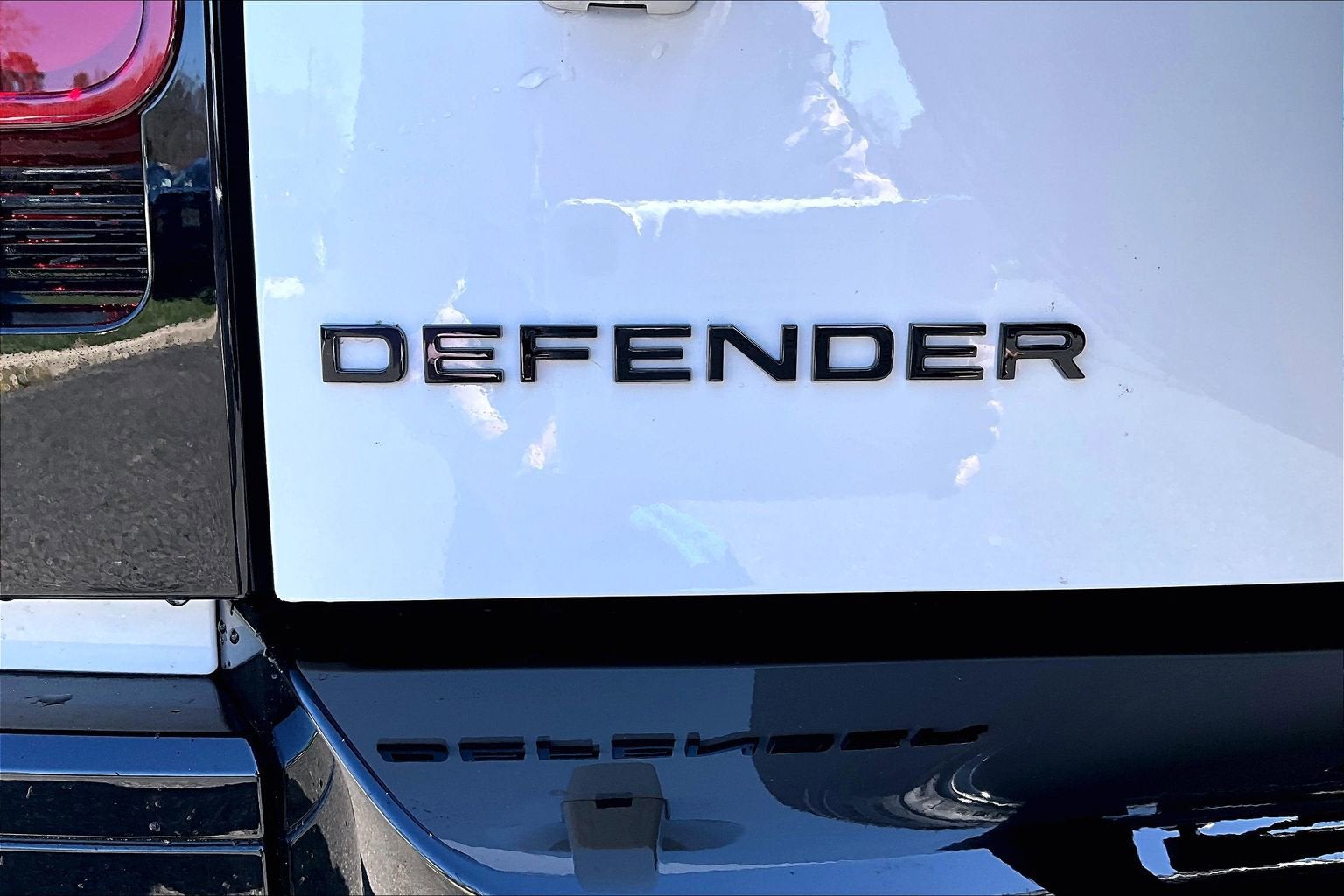 2025 Land Rover Defender X-Dynamic SE
