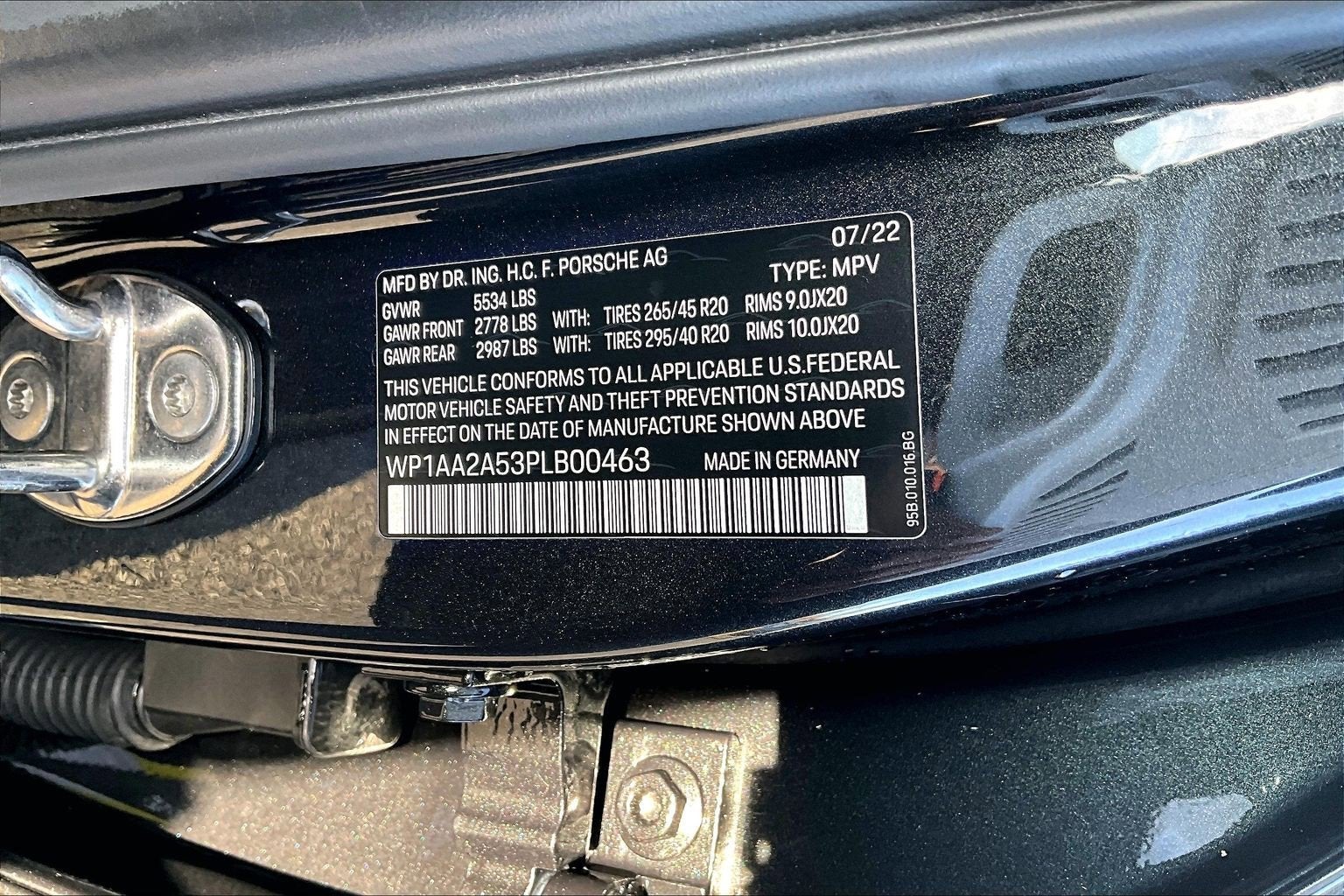 2023 Porsche Macan Base