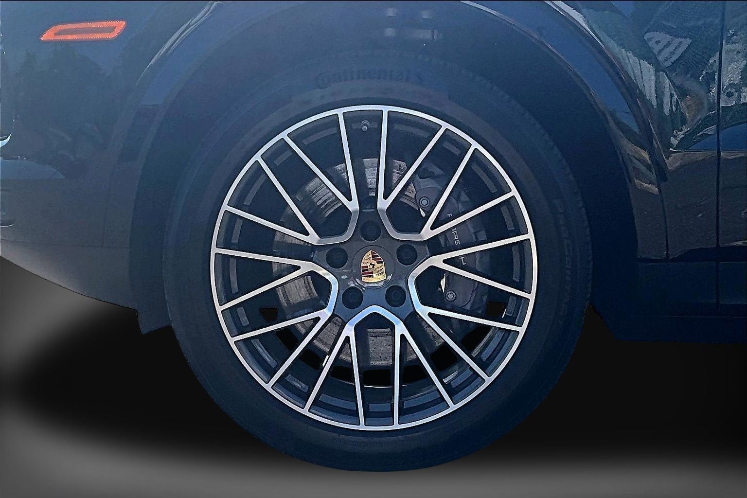 2023 Porsche Cayenne Platinum Edition