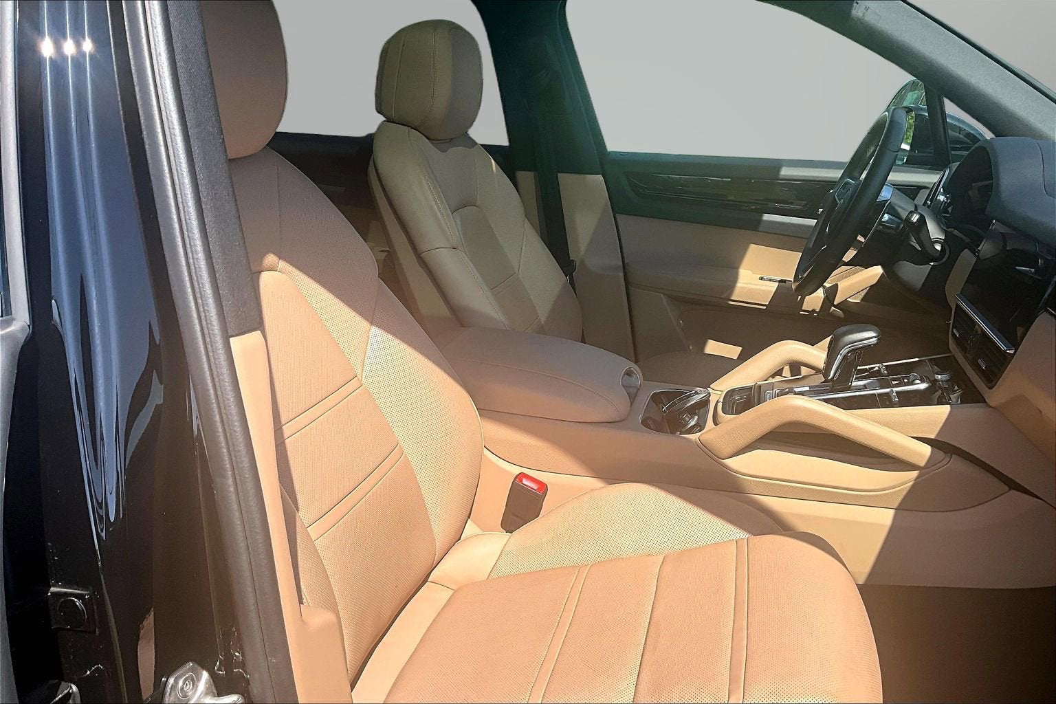 2023 Porsche Cayenne Platinum Edition