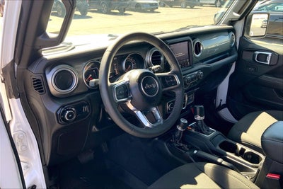 2023 Jeep Wrangler 4-Door Sahara 4x4