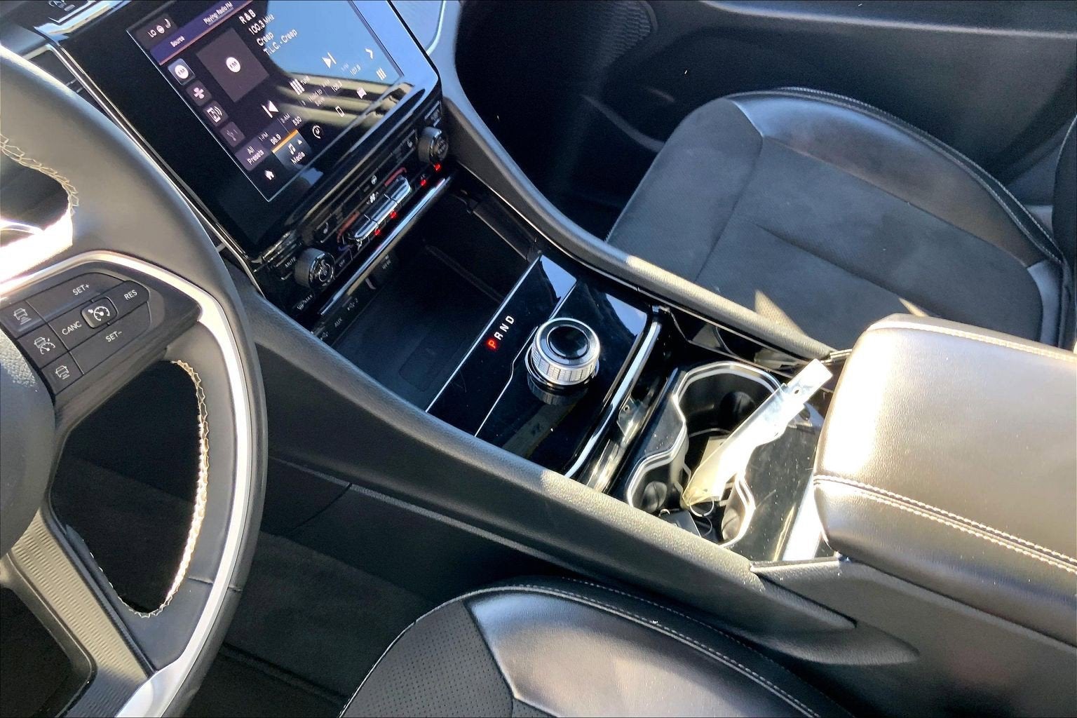 2023 Jeep Grand Cherokee Altitude 4x2