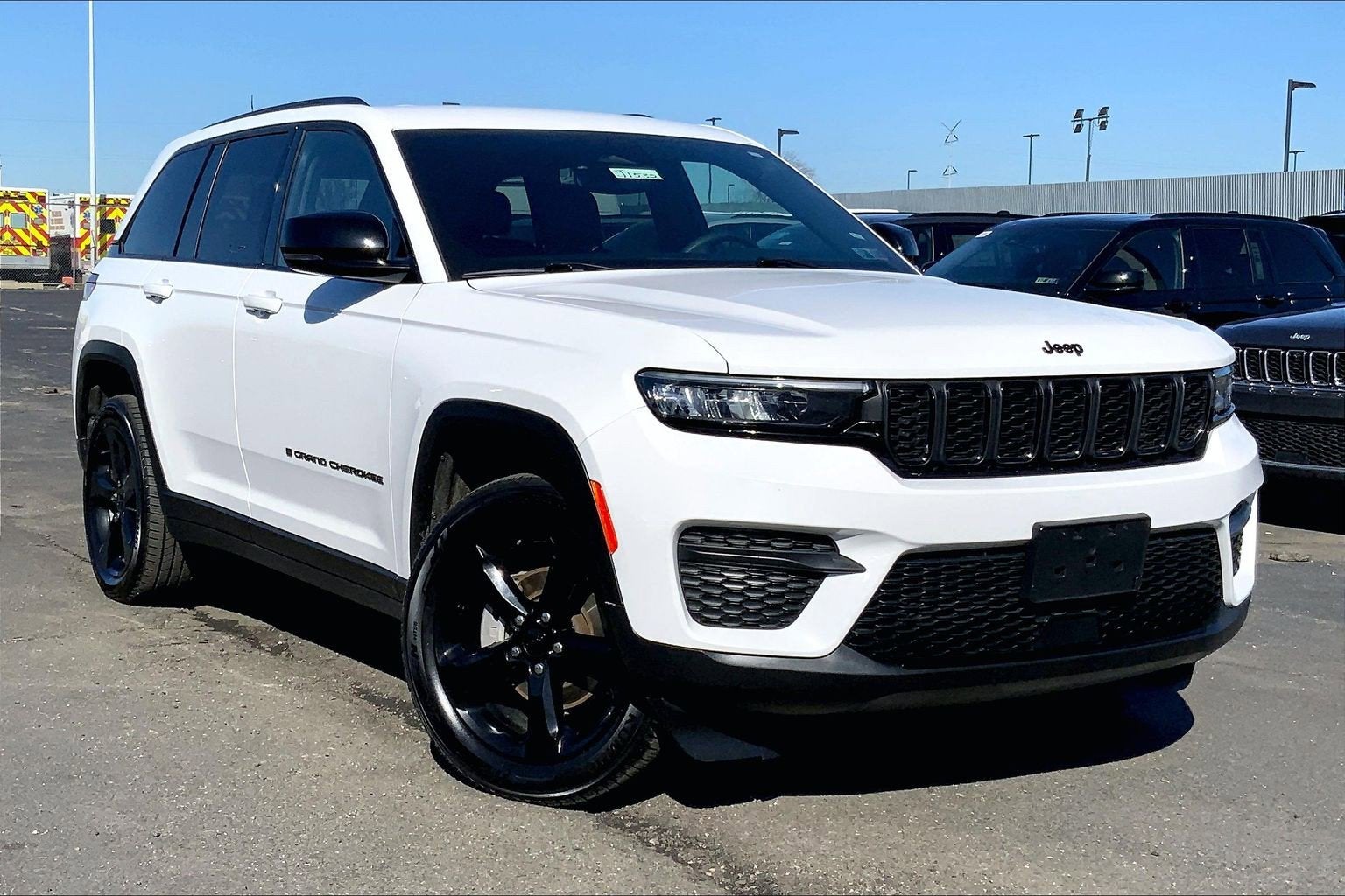 2023 Jeep Grand Cherokee Altitude 4x2