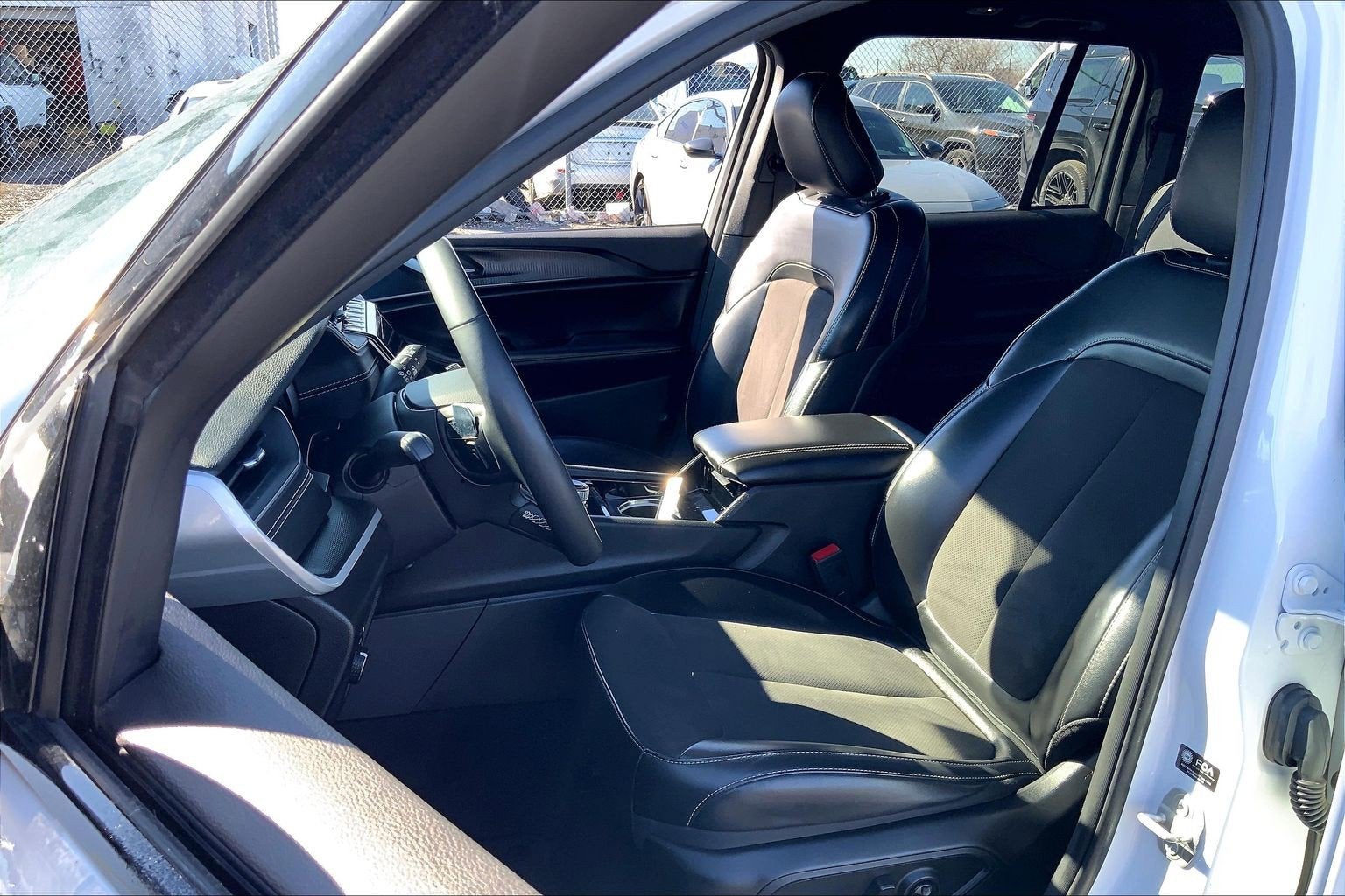 2023 Jeep Grand Cherokee Altitude 4x2