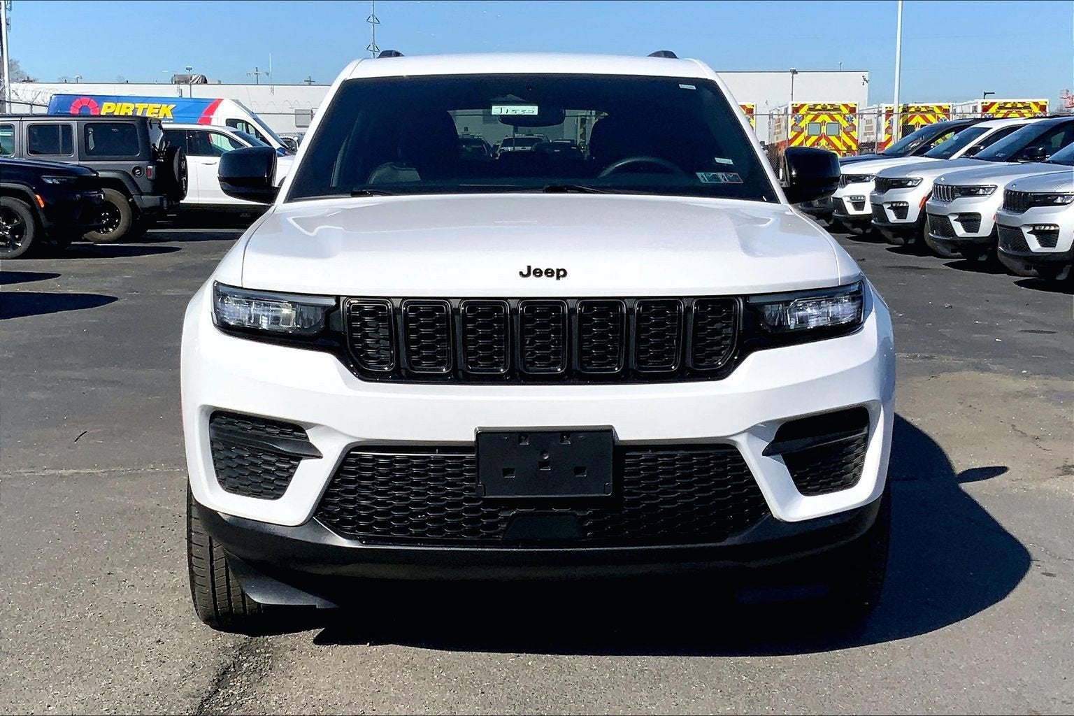 2023 Jeep Grand Cherokee Altitude 4x2