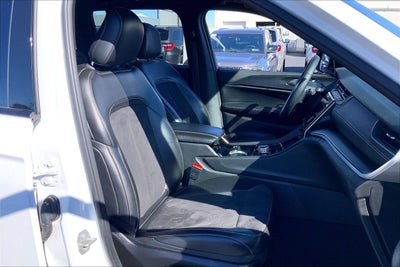 2023 Jeep Grand Cherokee Altitude 4x2