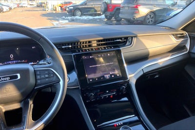 2023 Jeep Grand Cherokee Laredo 4x4