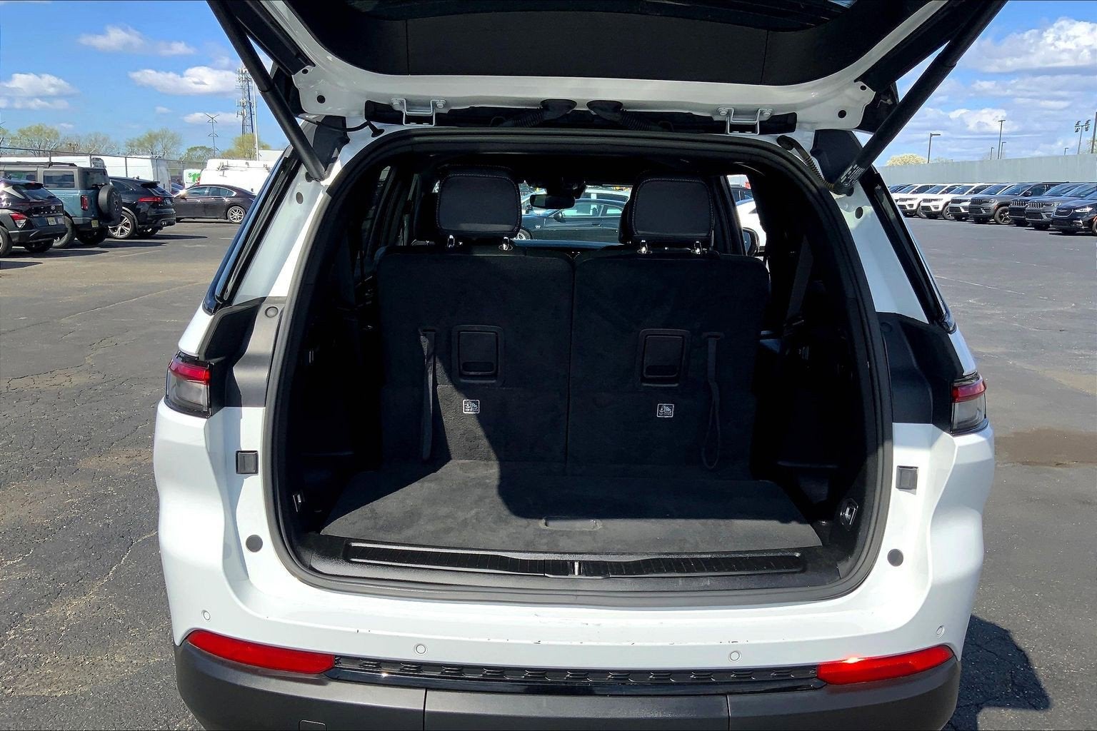 2023 Jeep Grand Cherokee L Altitude 4x4