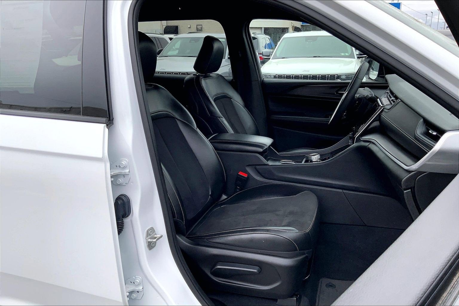 2023 Jeep Grand Cherokee L Altitude 4x4