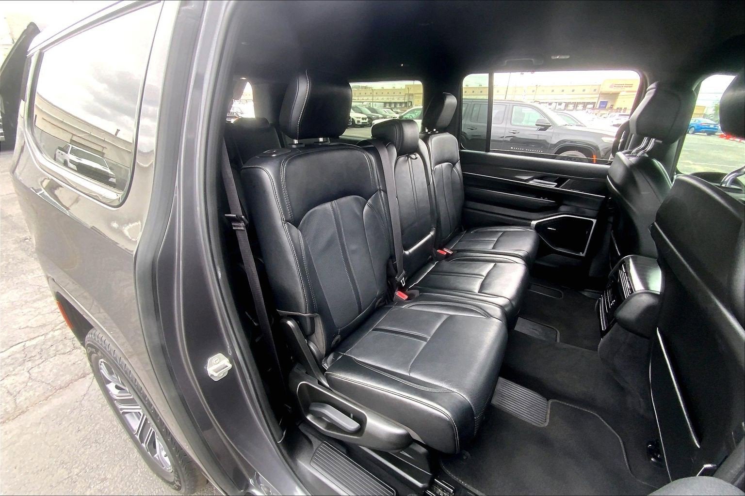 2024 Jeep Wagoneer L Series II 4x4
