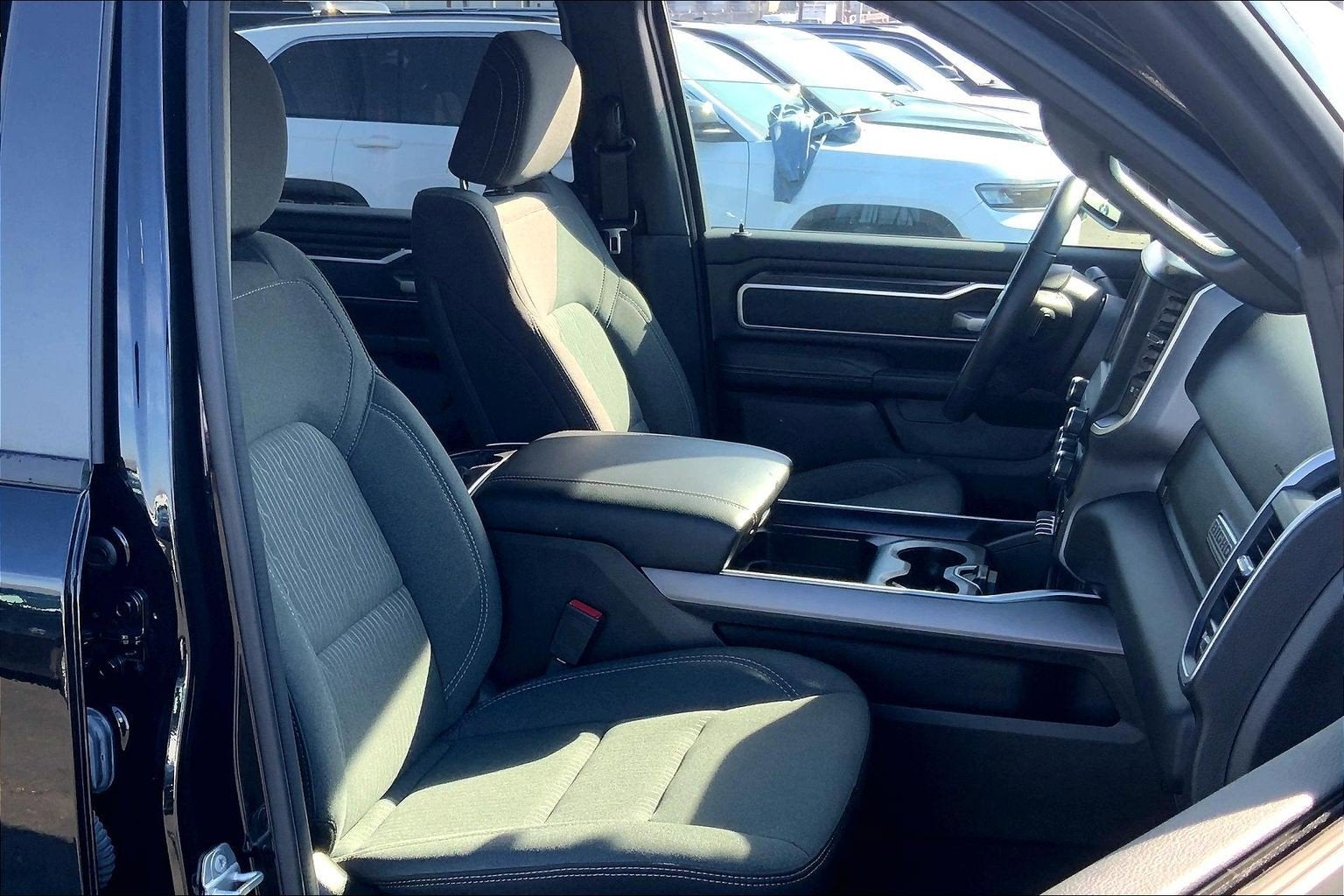 2022 RAM 1500 Big Horn Crew Cab 4x4 5'7' Box