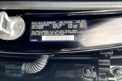 2023 Volvo XC40 B5 Plus Dark Theme