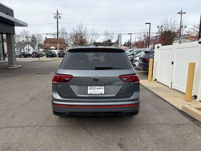 2022 Volkswagen Tiguan SE R-Line Black