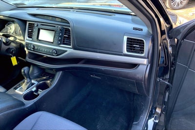 2016 Toyota Highlander LE