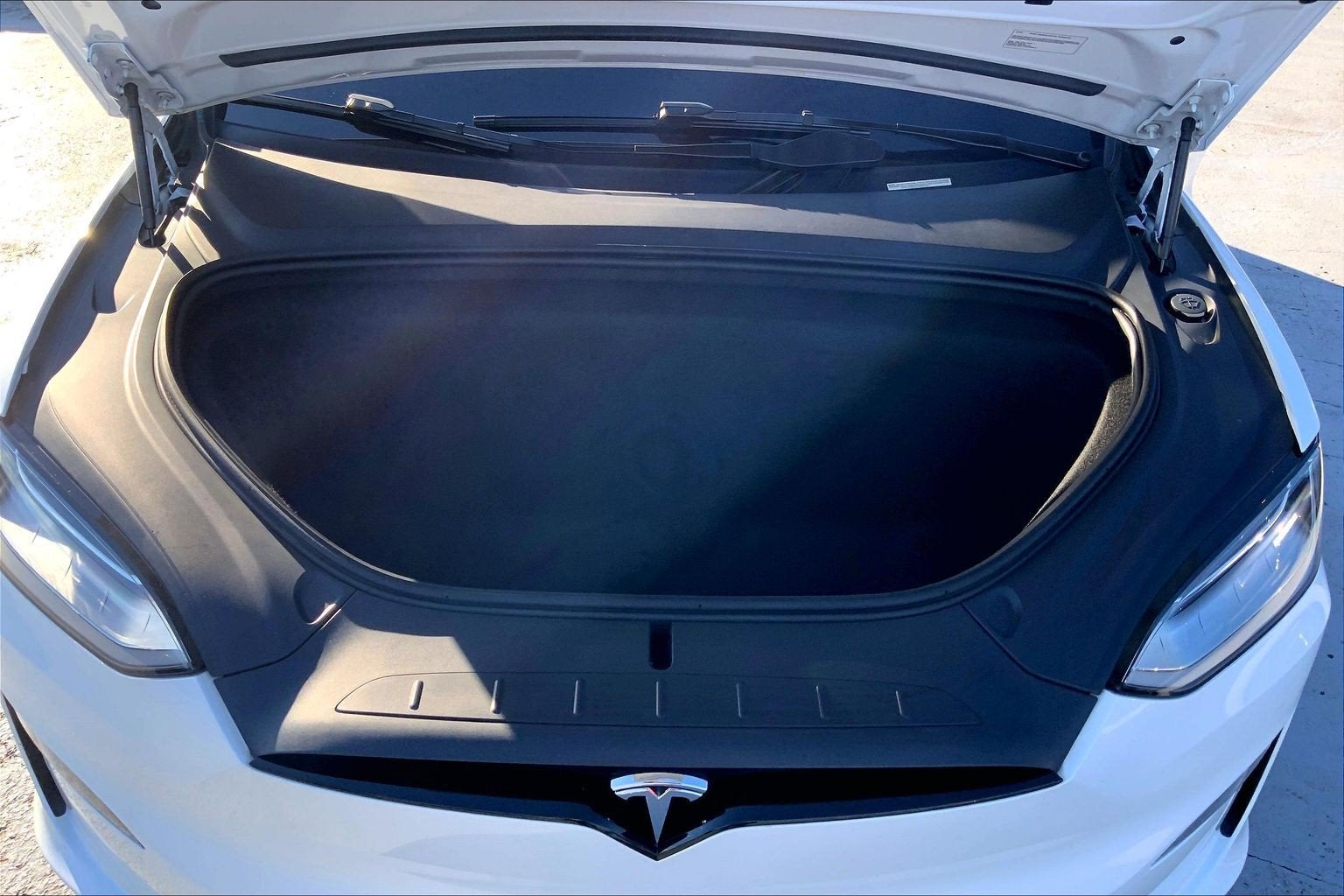 2023 Tesla Model X Long Range