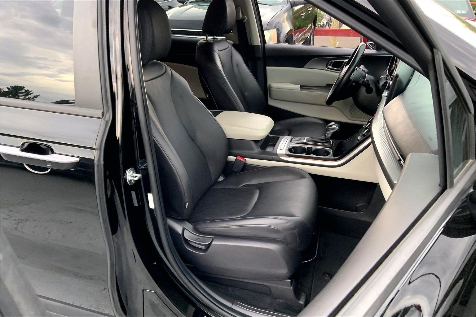 2023 Kia Carnival LX