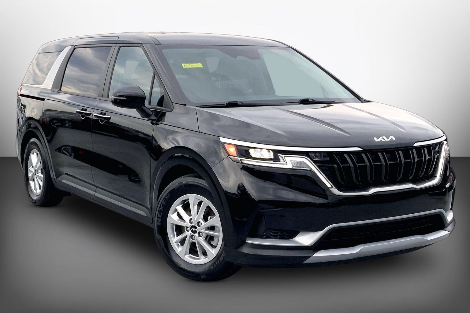 2023 Kia Carnival LX