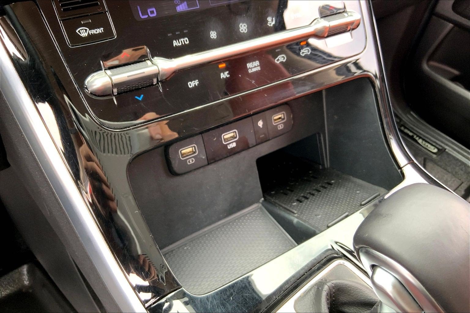 2023 Kia Carnival SX