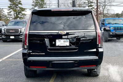 2016 Cadillac Escalade Luxury Collection