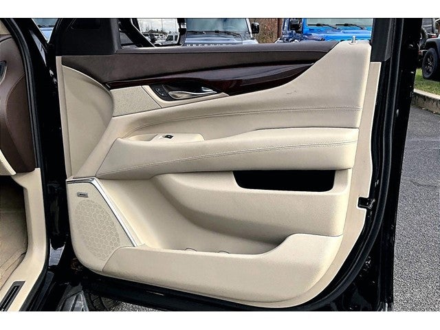 2016 Cadillac Escalade Luxury Collection