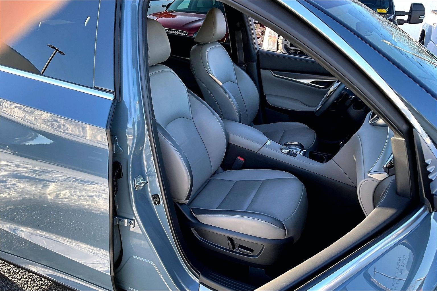 2023 INFINITI QX50 LUXE FWD