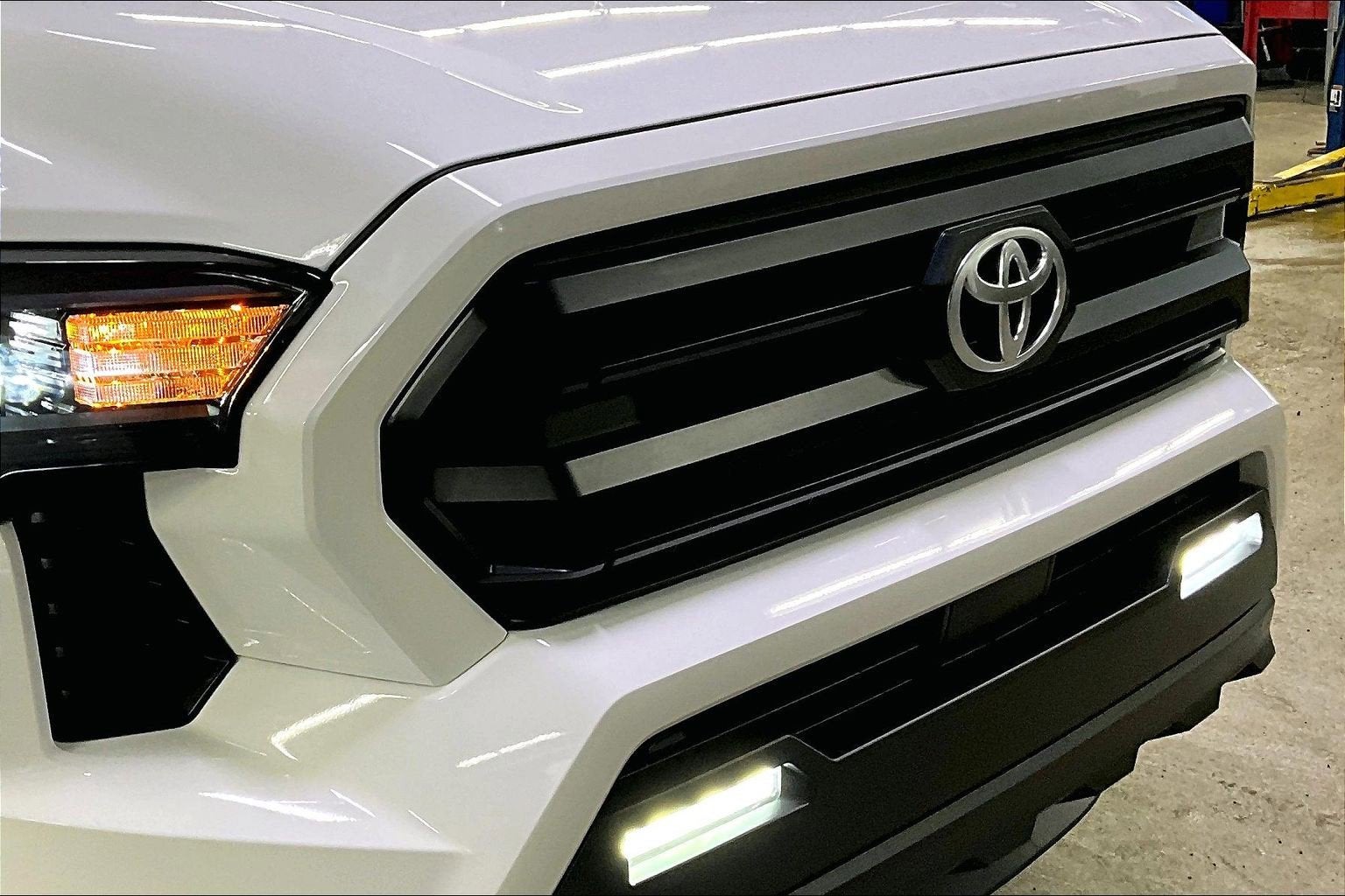 2024 Toyota Tacoma 4WD SR5