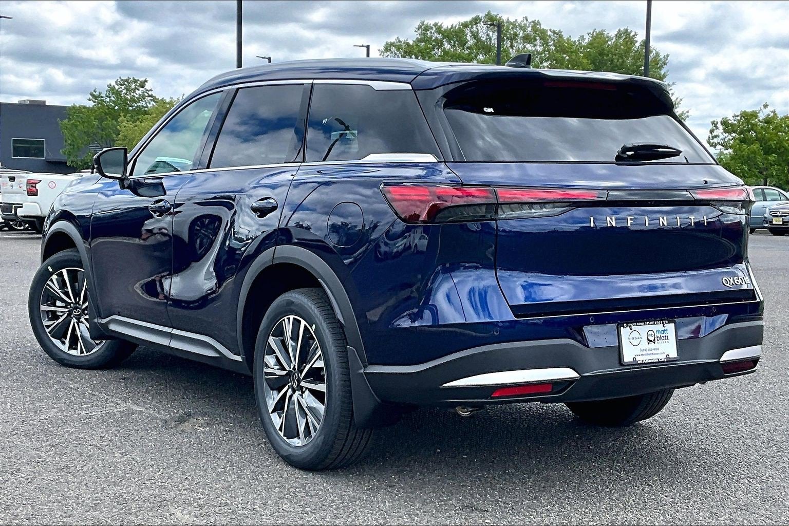 2027 INFINITI QX60 Luxe AWD