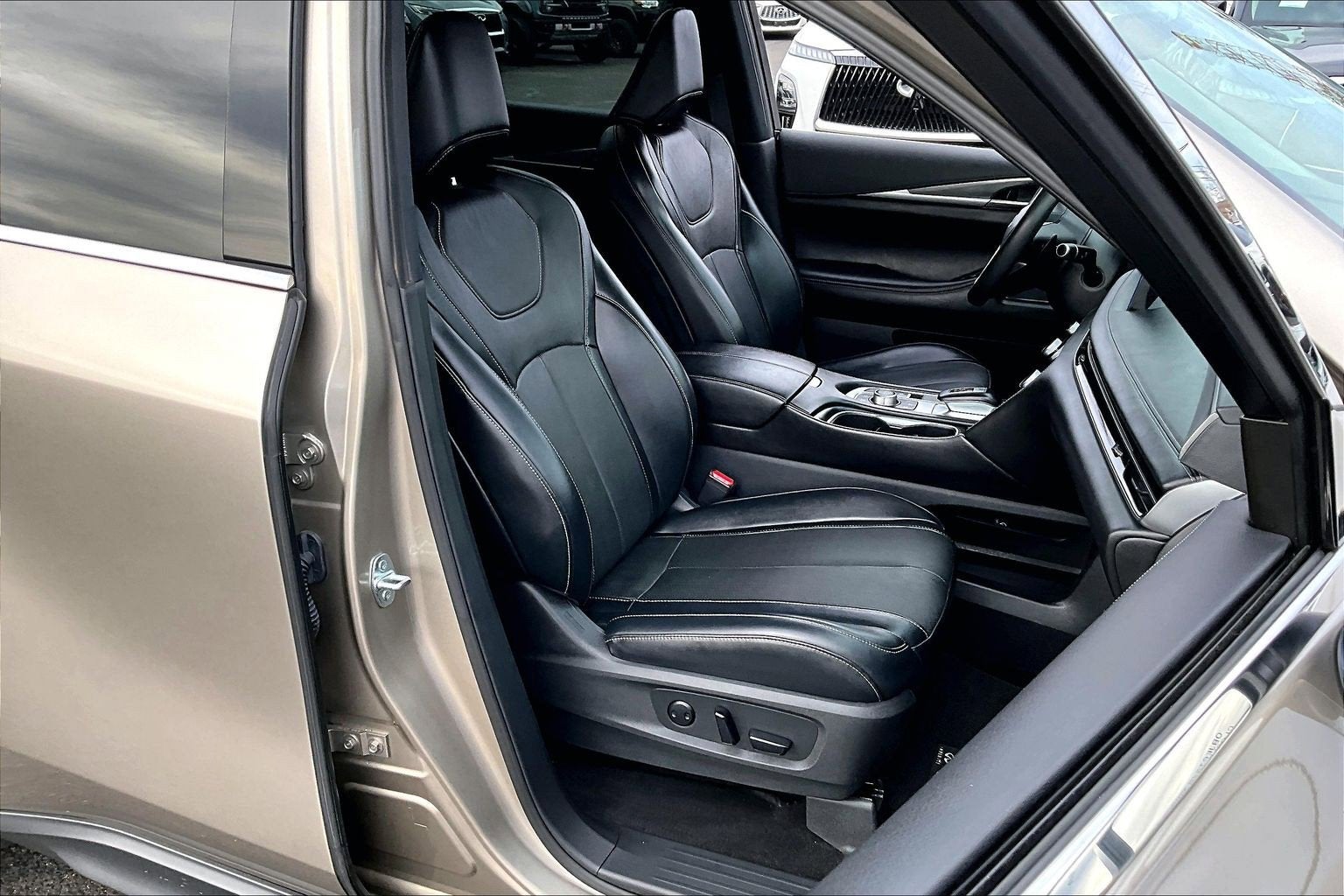 2023 INFINITI QX60 LUXE AWD