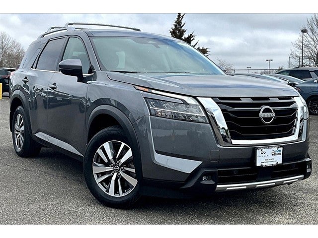 2024 Nissan Pathfinder SL