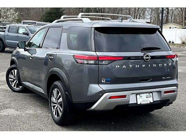 2024 Nissan Pathfinder SL