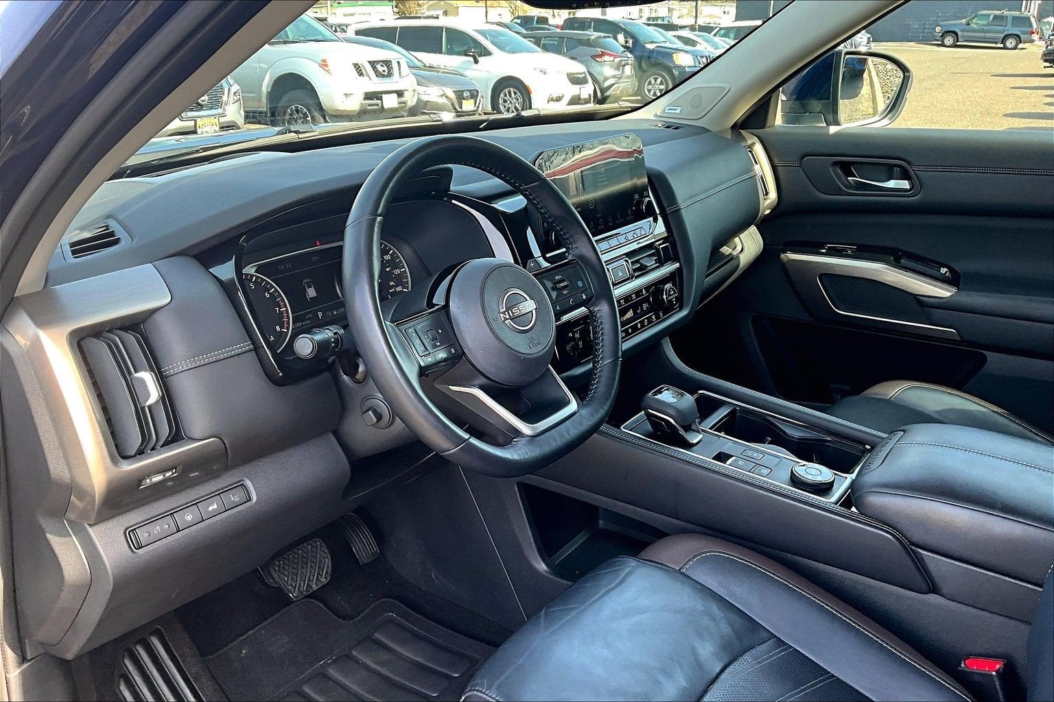 2022 Nissan Pathfinder Platinum