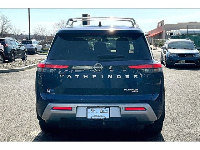 2022 Nissan Pathfinder Platinum