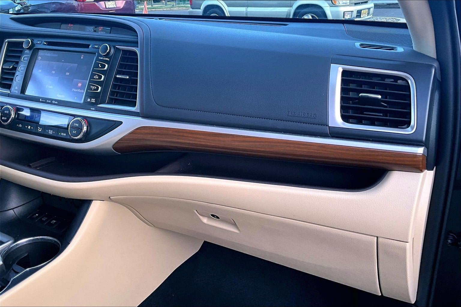 2019 Toyota Highlander Hybrid Limited Platinum