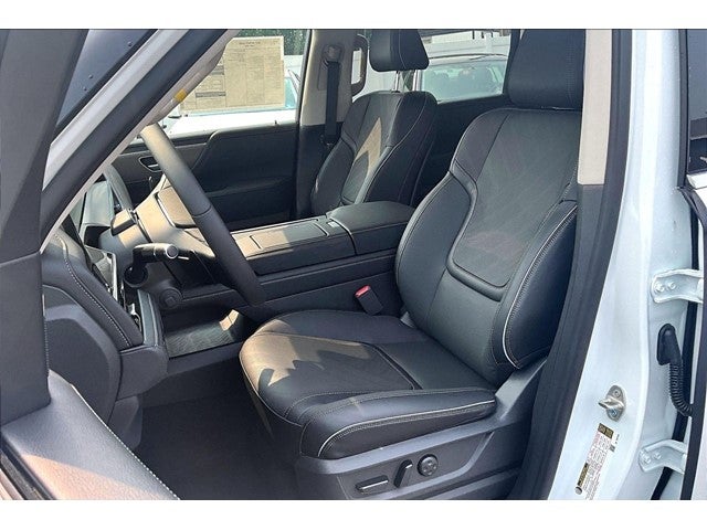 2027 INFINITI QX80 Luxe 4WD