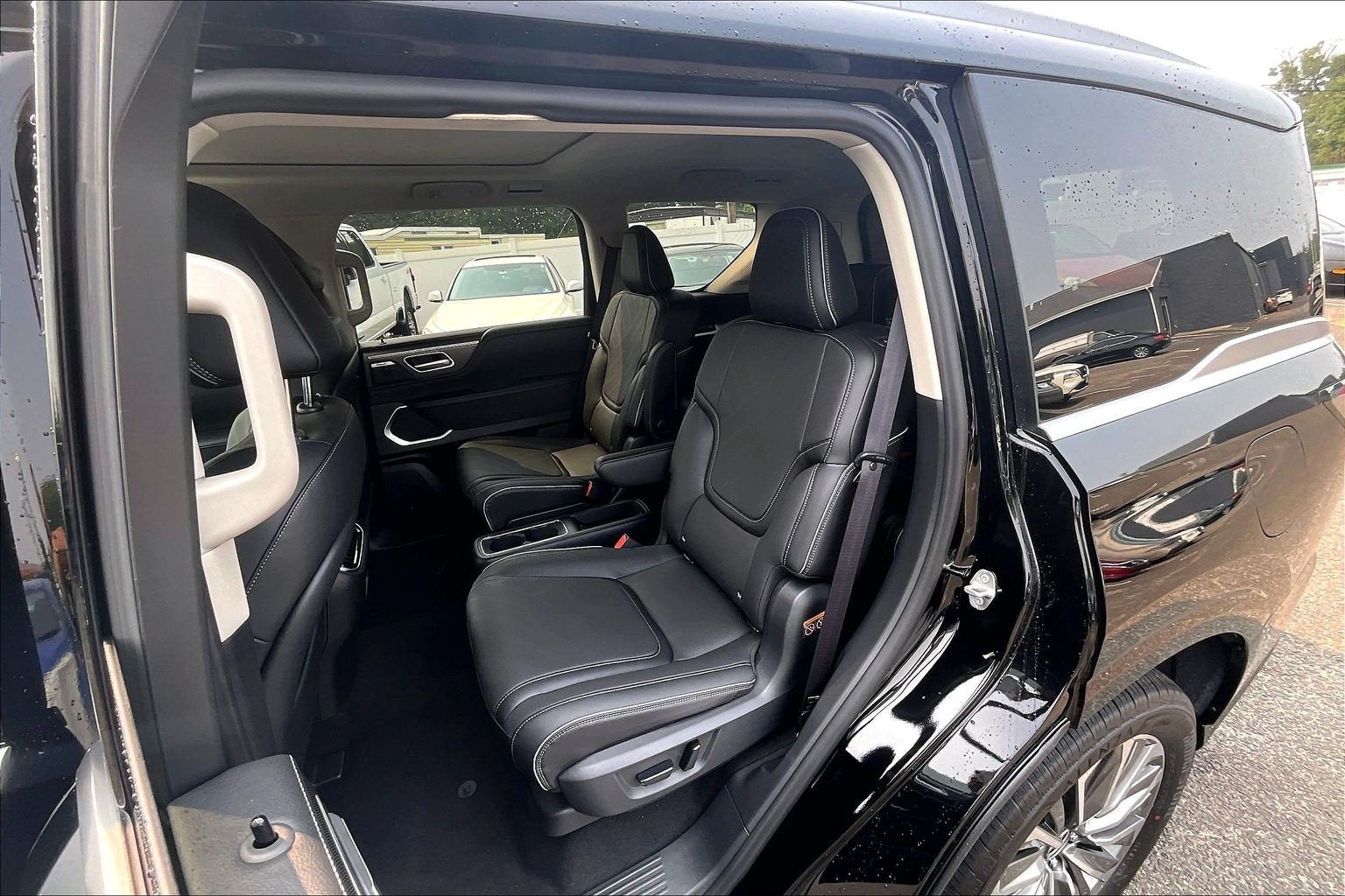 2027 INFINITI QX80 Luxe 4WD