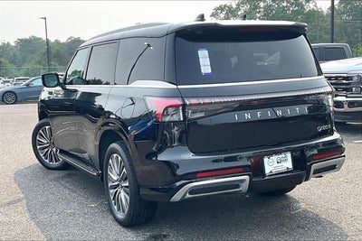 2027 INFINITI QX80 Luxe 4WD